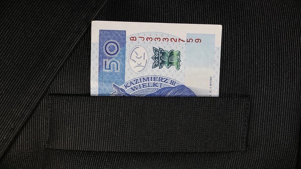 bankovka v kapse